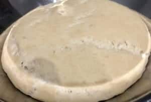 Wyrastające ciasto drożdżowe na puszyste bułki jogurtowe