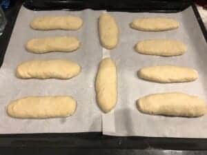 Uformowane bagietki czosnkowe