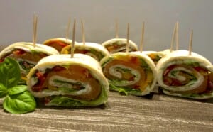 Koreczki, przekąski i przystawki. Imprezowe hity! - F37D0559 330D 4DAA A398 F9A1DF407C41