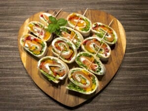 Koreczki, przekąski i przystawki. Imprezowe hity! - F4DAE3B6 9779 460C 9BF2 50988B45B980