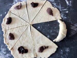 Ciasto z nadzieniem z czekolady