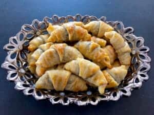 rogaliki z ciasta serowego