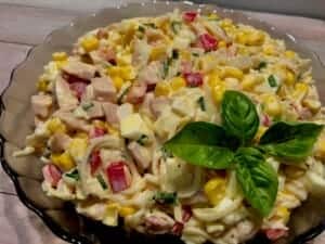 Sałatka selerowa z wędzonym kurczakiem