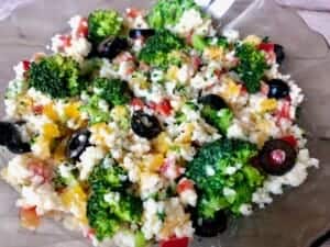 Lekka sałatka z kaszą kuskus i brokułem - IMG 2507