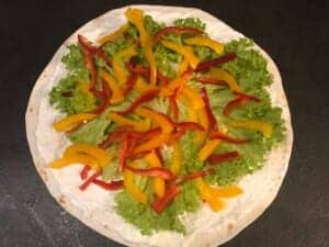 Rollsy z łososiem - koreczki z tortilli - IMG 3883