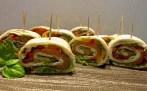 Rollsy z łososiem - koreczki z tortilli - IMG 3907