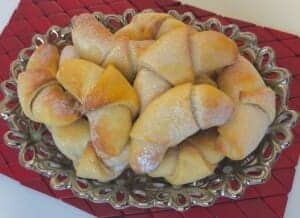 Puszyste i pyszne rogaliki maślane