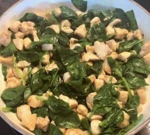 Muszle ze szpinakiem, kurczakiem i fetą w sosie pomidorowym - IMG 5850