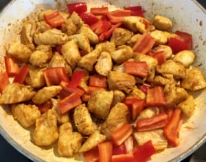 Jednogarnkowy obiad w 30 minut! Ryż z kurczakiem, papryką i szparagami - 458BFD53 614A 4ACF AF1D 570E43C5452D