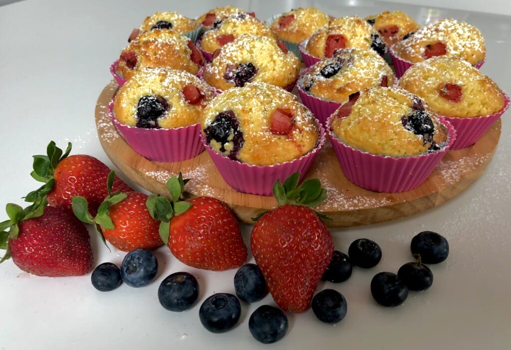 Babeczki na maślance z owocami