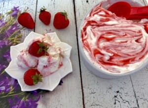 Lody jogurtowo-śmietankowe z truskawkami - B30C4466 BDD9 4AA9 A5A6 A75A53C00C8B