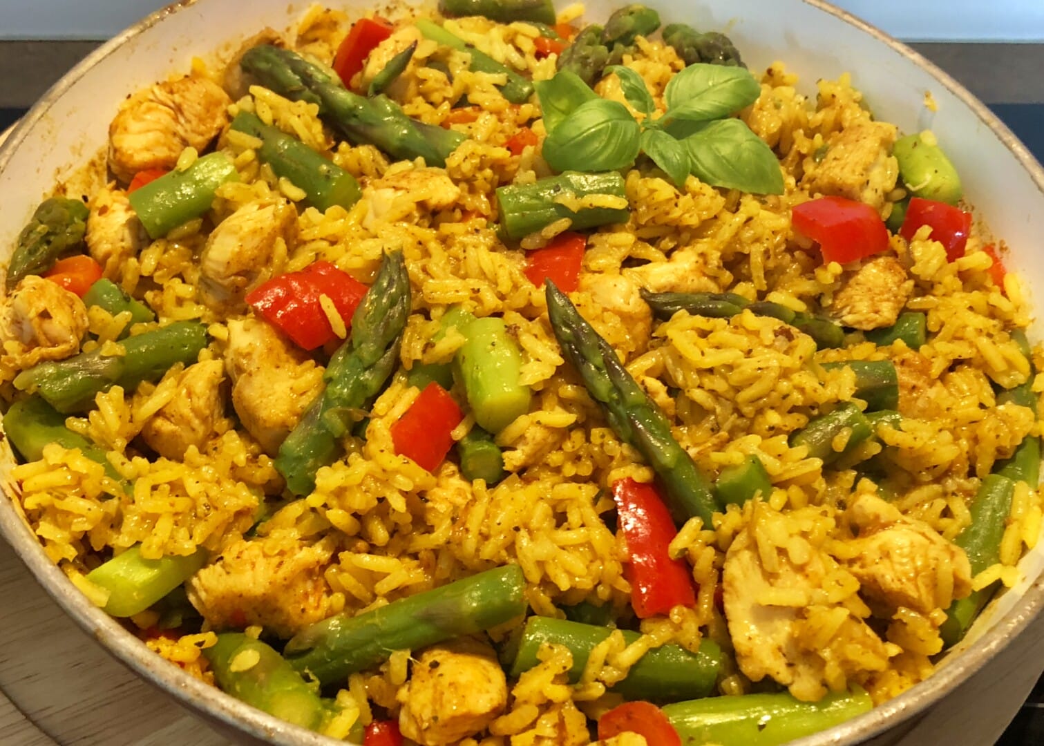 Jednogarnkowy obiad w 30 minut! Ryż z kurczakiem, papryką i szparagami - CA4C5BA3 151B 4267 8D13 126D8A020DF0