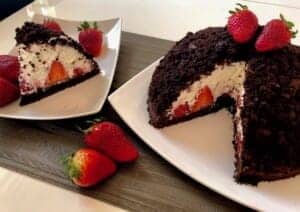 Domowy kopiec kreta z truskawkami - IMG 6394