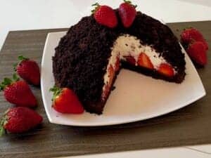 Przepis na domowy kopiec kreta z truskawkami