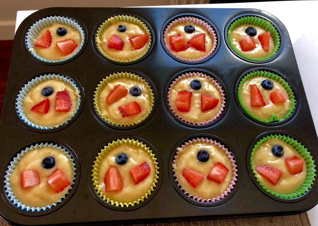 Babeczki na kefirze z owocami