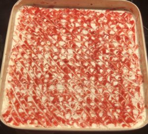 Sernik na zimno na jogurtach greckich z musem truskawkowym i chrupiącym czekoladowym spodem - 34187996 4199 4775 A70B BA44139005AC