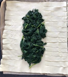 Łosoś ze szpinakiem i fetą, zapiekany w cieście francuskim - 51E959A9 7C0F 49C2 BA52 DDC05B3526A4