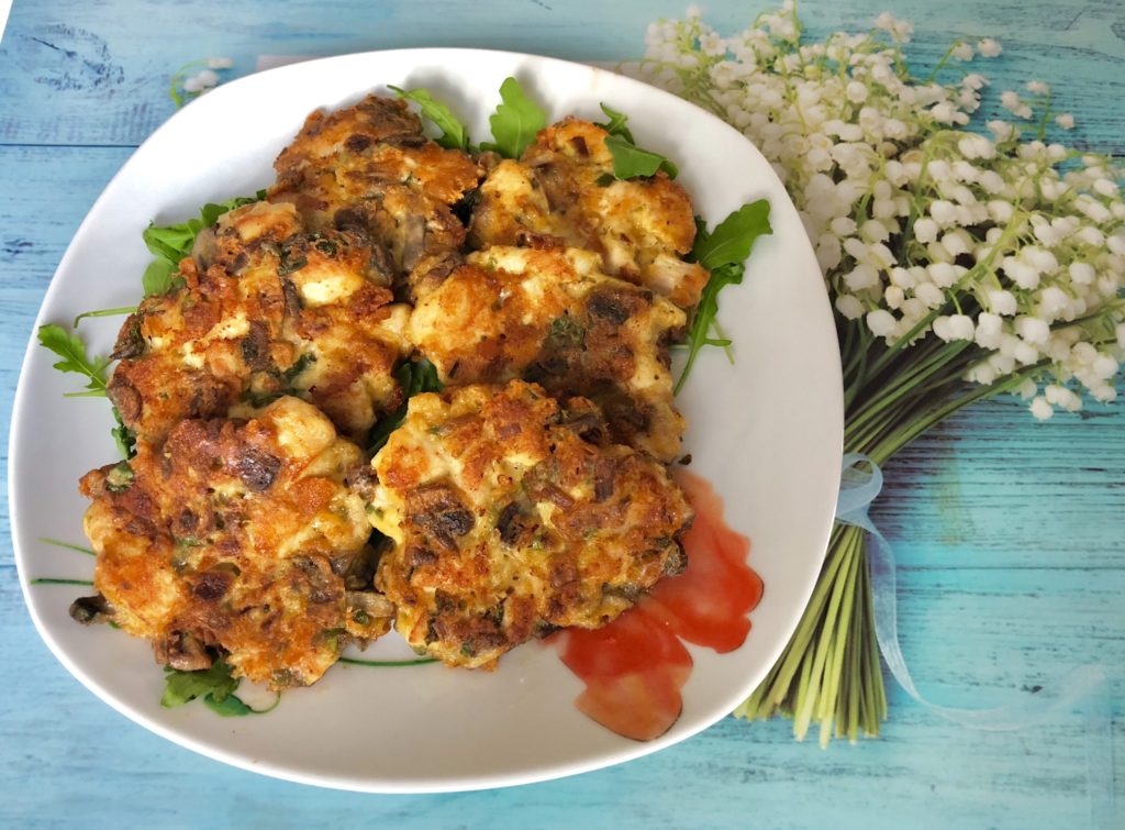 Kotlety z kurczaka, pieczarek i sera