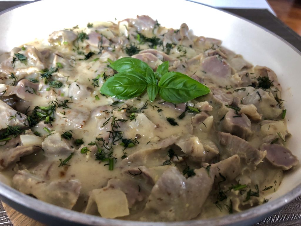 Żołądki drobiowe w sosie musztardowo-chrzanowym