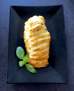 Faszerowany filet z kurczaka zapiekany w cieście francuskim - 3DD3F70F CD11 404E 8E9D 5DF1E4AA6A14