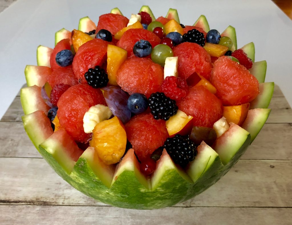 Sałatka owocowa z pysznym sosem
