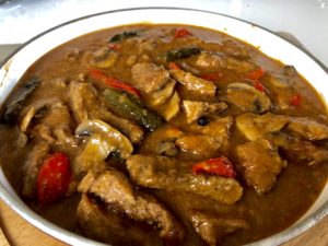 doprawianie strogonowa koncentratem pomidorowym