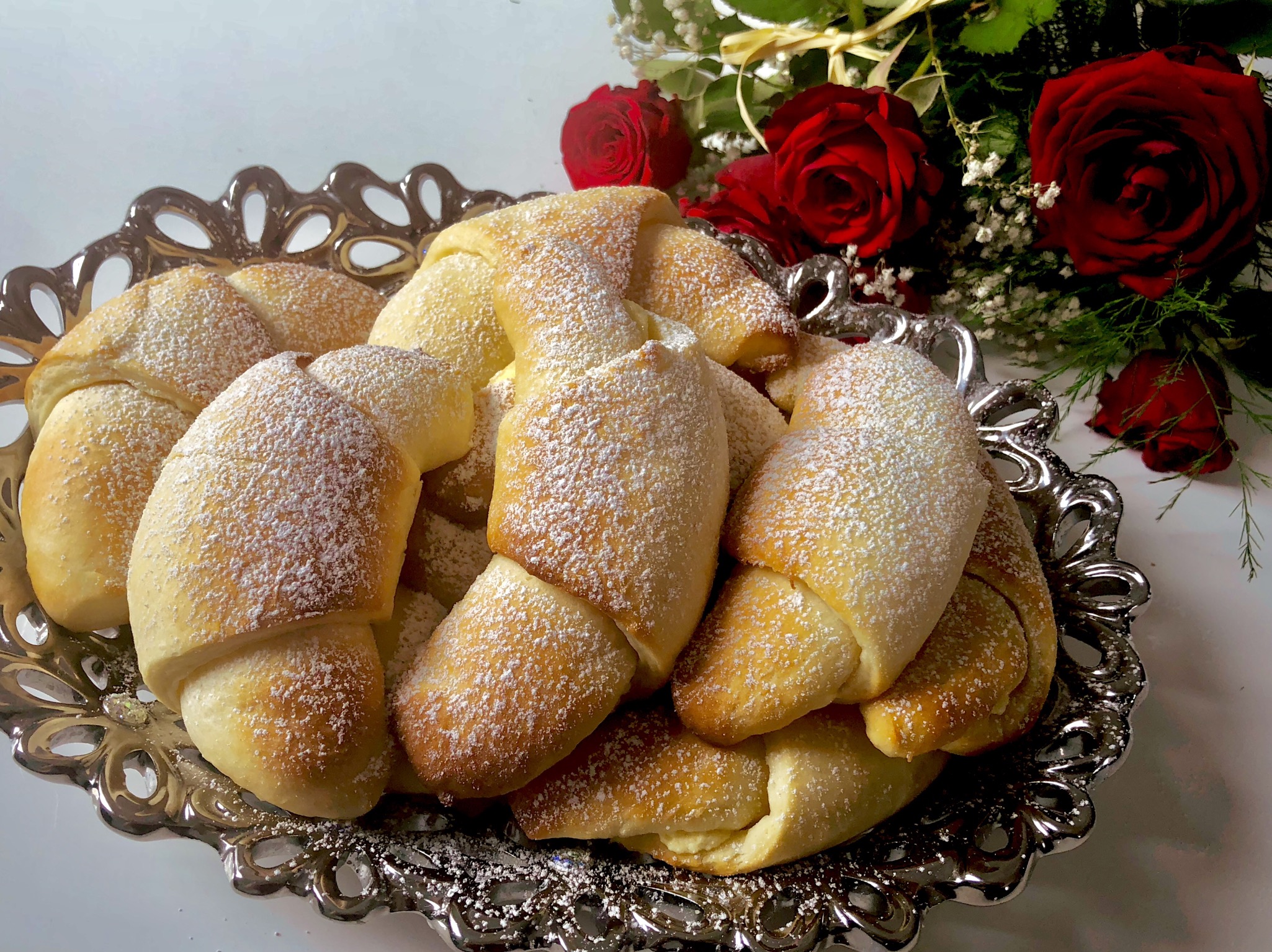 Maślane rogaliki twarogowe