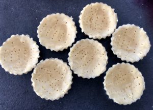 Kruche babeczki z kremem mascarpone i owocami - AD1D7512 91D2 4B66 B48F B29D46E3E80E