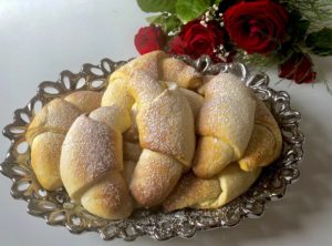 Maślane rogaliki twarogowe