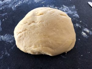 Kruche ciasto z bezą i śliwkami - 0A0B0C51 1E02 435F 964F 49F0EB62AFF5