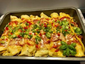 Naleśniki zapiekane z kurczakiem i warzywami