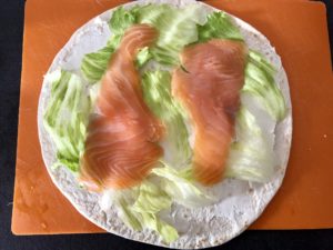 Koreczki z tortilli z łososiem i ogórkiem - 5DD9478A C587 41E5 A129 7835D0AD67CA