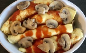 Naleśniczki zapiekane z kurczakiem, pieczarkami i papryką - B7E11E23 2A71 4614 A86D 8540D51A342B e1536054950347