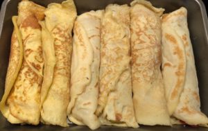 Zwinięte naleśniki zapiekane