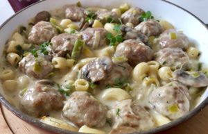 Makaron z klopsikami w sosie pieczarkowo-porowym - 1A67F7EC 85AA 4A58 BDBC D212A9C46F88