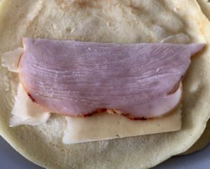 Naleśniki zapiekane z szynką, serem i warzywami - 69DAFD58 2E9C 4A39 84B7 9CE1A02026BA