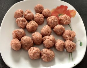 Zupa ze świeżych ogórków z klopsikami i serkiem topionym - 6F343210 B896 48D3 8D13 5B220F9C8AA2