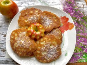 Jogurtowe racuchy z jabłkami - 91662A13 54E6 4D29 945C 608B5936F3E0