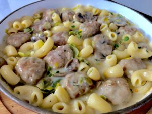 Makaron z klopsikami w sosie pieczarkowo-porowym - 9EB8C99C 3C5B 4C25 B927 C4F31E87D9BE