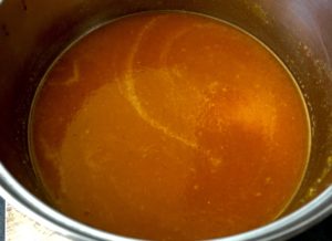 blendowanie zupy krem z pomidorów na gładką konsystencję