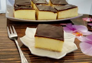 Puszysty sernik z mlekiem w proszku