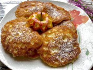 Jogurtowe racuchy z jabłkami - F50AD182 7657 4870 AD24 525E18096513