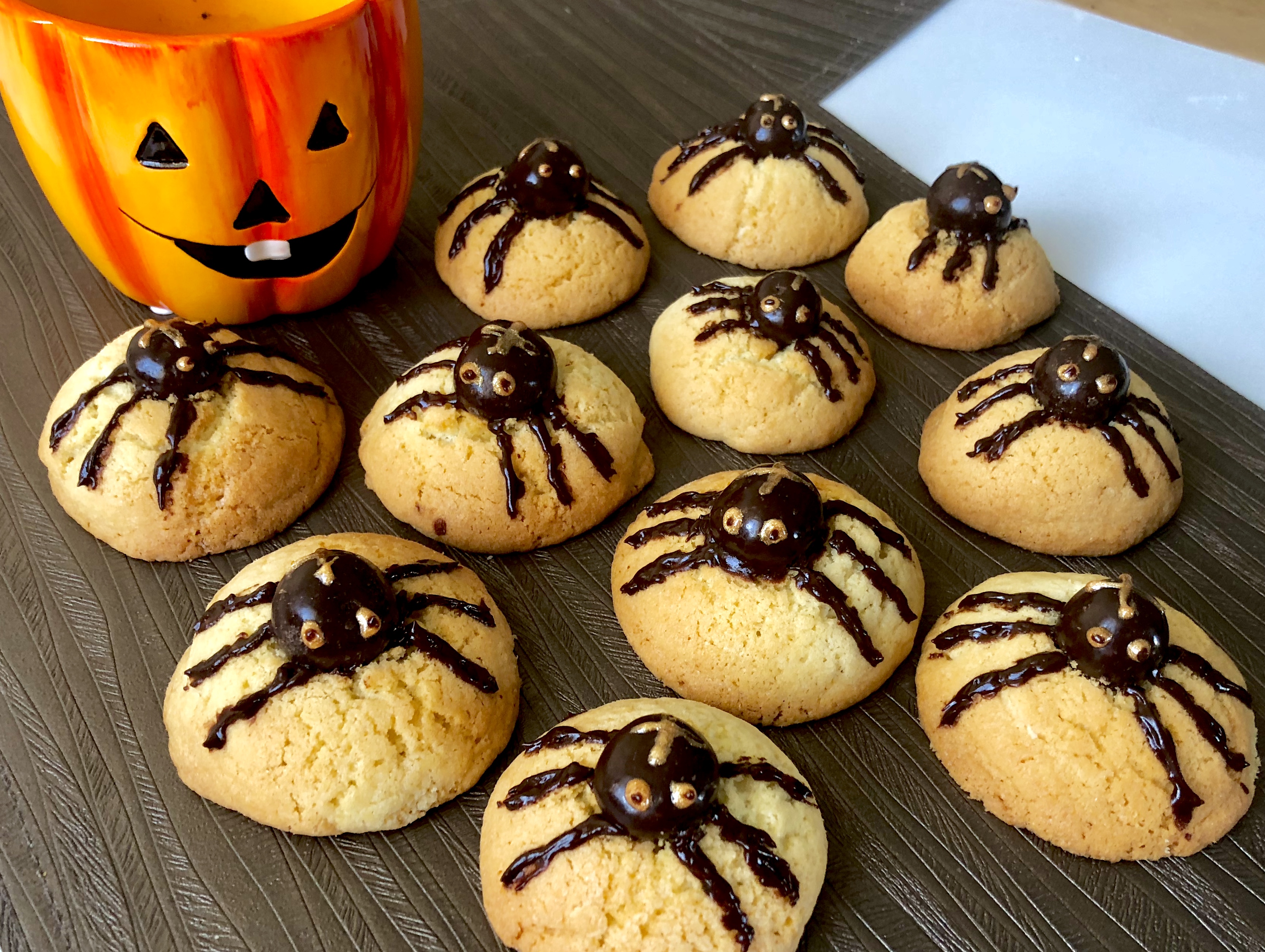 Ciasteczka z pająkami - 6875971D 63D0 42CD 8B49 B6547188F9C6