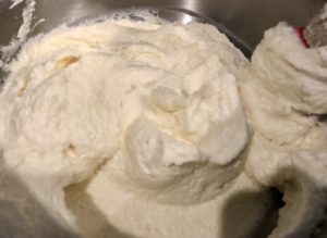 Miodownik z orzechami i masą grysikową - A720AACF 4DB1 4F9A 9A56 677B98ADFA6D