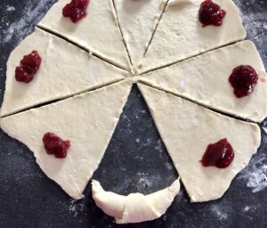 Ciasto na rogalik rozwałkowane