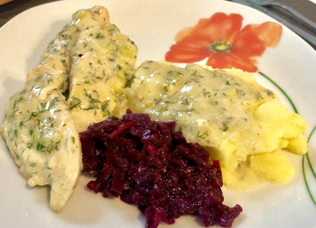 Piersi z kurczaka w sosie śmietanowo-porowym