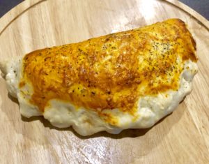 Mini pizza calzone - 4A68382B 75B3 49B6 AA11 ADBA9EDB63DF