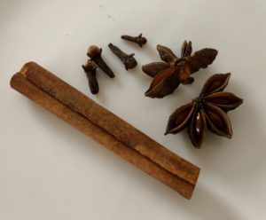 Bakalie wykorzystywane w przepisie na nalewkę świąteczną