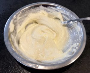 Przygotowanie masy serowej do rogalików serowo makowych