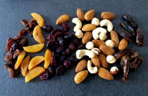 Suszone morele i daktyle do nalewki Bożonarodzeniowej